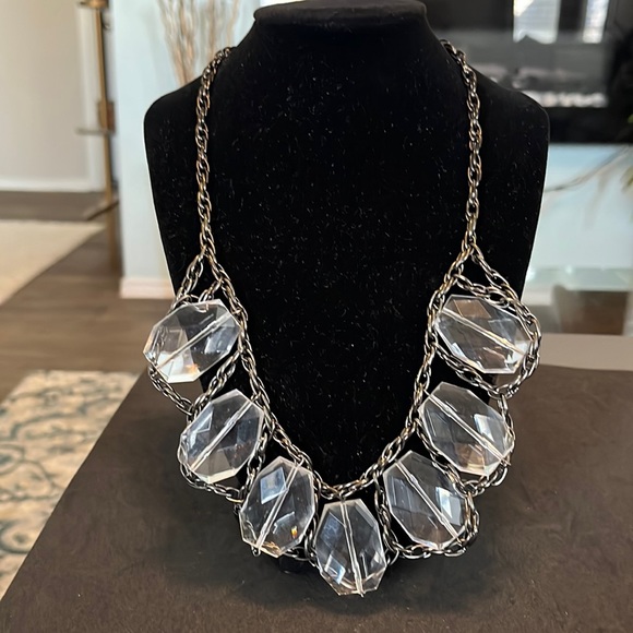 Jewelry - Crocheted stainless steel large clear acrylic gemstones necklace.